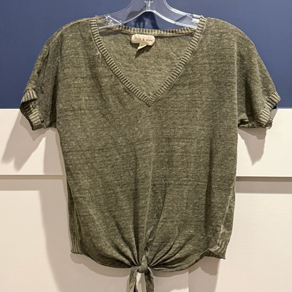 cloth & stone Olive Tie-Front V-Neck Short Sleeve Crop Top Size XS - 1 defect